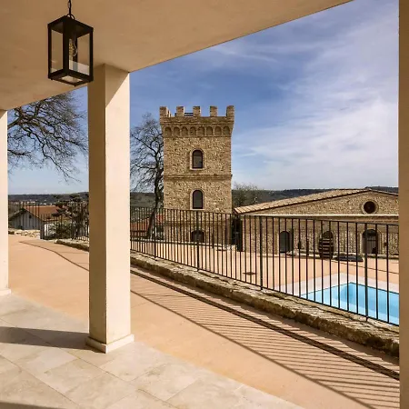 Курортный комплекс Torre Zambra Villamagna (Abruzzo)