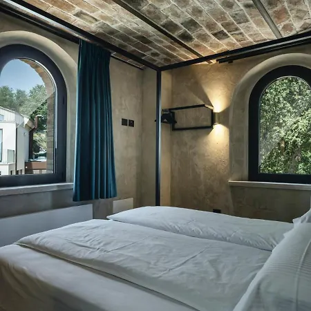 Курортный комплекс Torre Zambra Villamagna (Abruzzo)